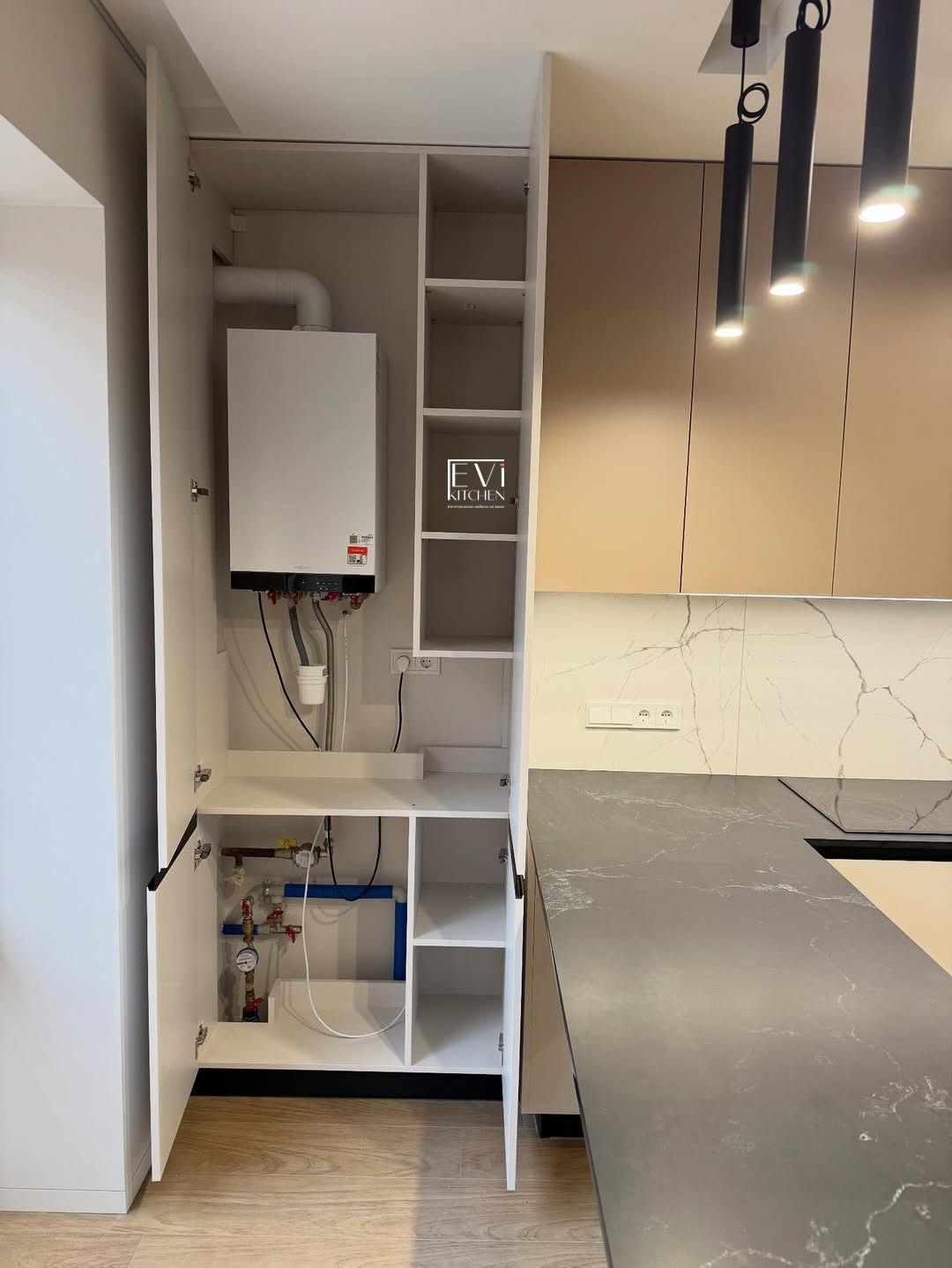 evi-302_5.jpg